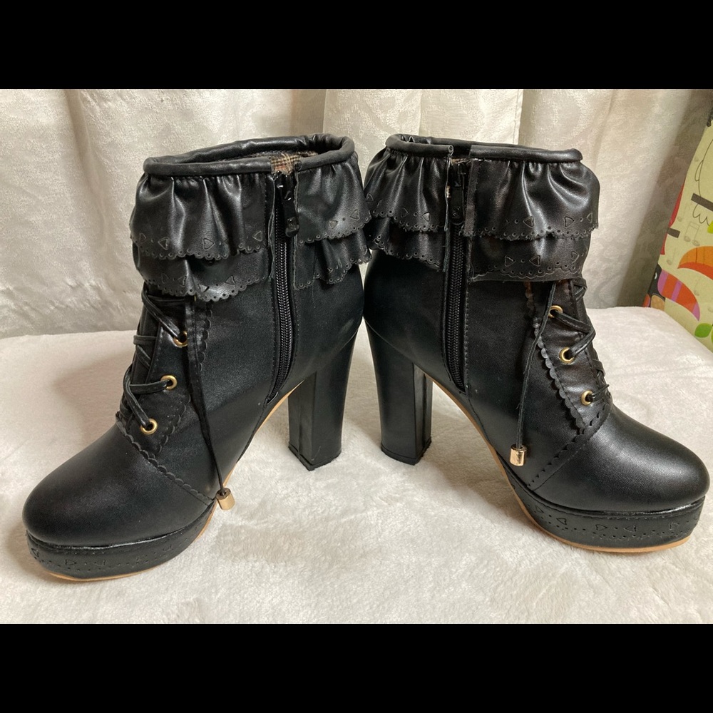 Black Booties w heart detail - Picture 7 of 9